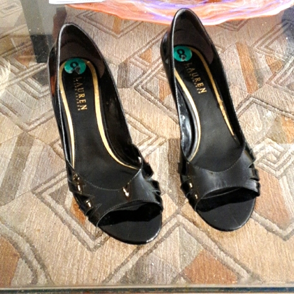 LAUREN RALPH LAUREN PATENT PEEP TOE WEDGES 8 - Picture 2 of 5